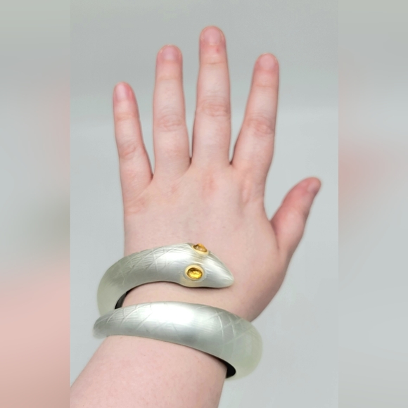 Alexis Bittar Carved Lucite Snake Wrap Bangle Bracelet w Swarovski Crystal Eyes - Picture 11 of 13